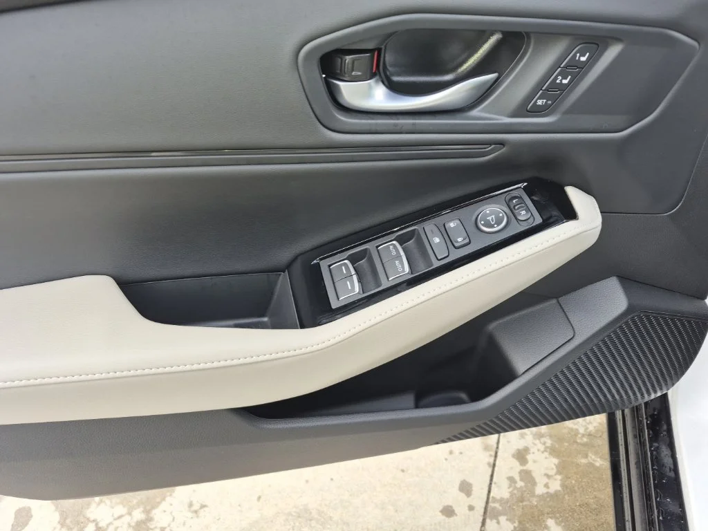 New 2026 Platinum White Pearl Honda Touring image 12