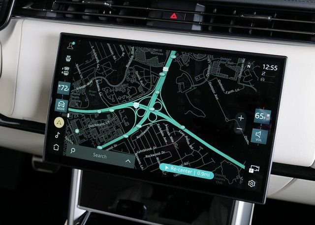 New 2026 Carpathian Grey Land Rover SE image 17