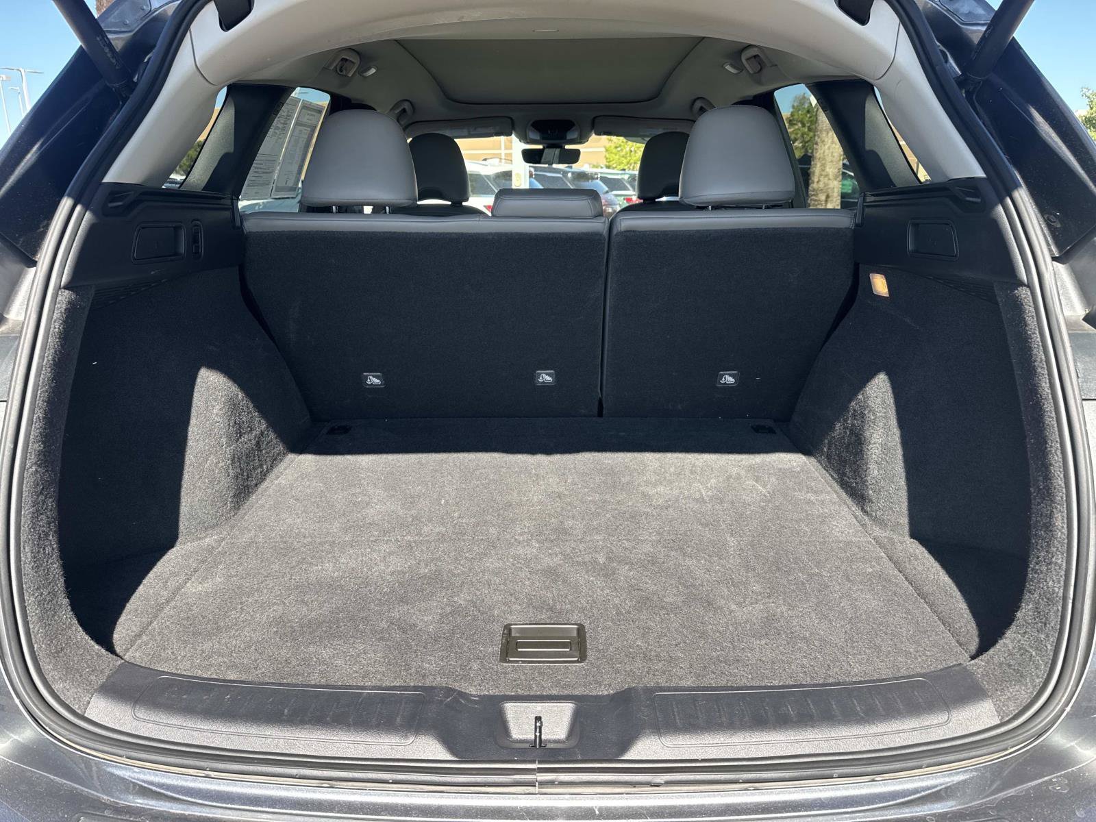Used 2023 Gray INFINITI LUXE image 10