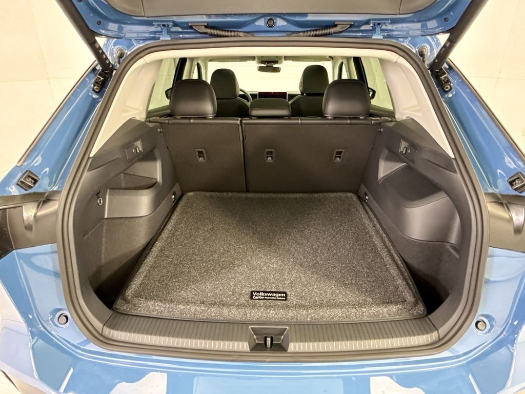 New 2026 Monterey Blue Pearl Volkswagen SE image 26