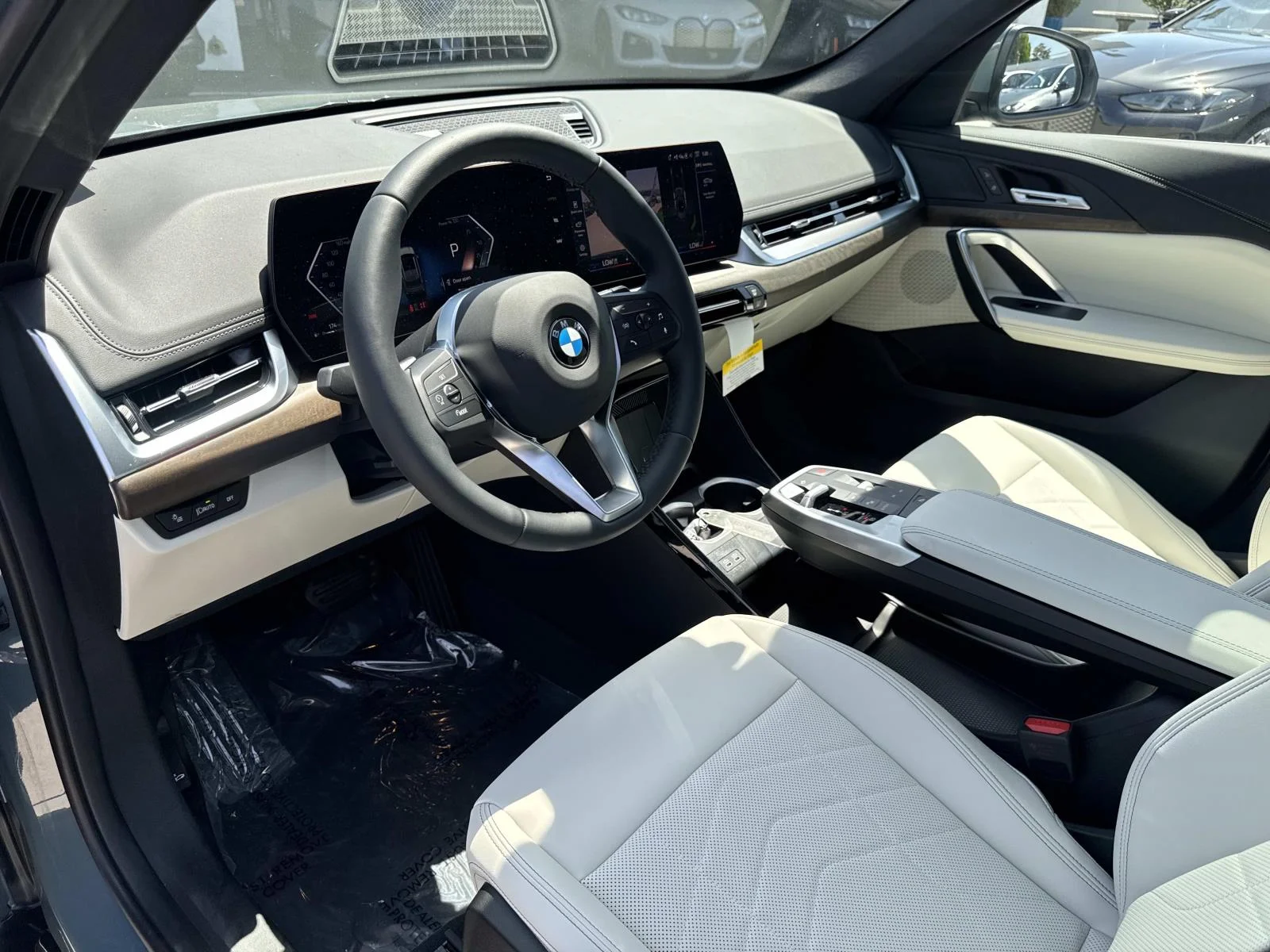 New 2026 Cape York Green Metallic BMW xDrive28i image 13