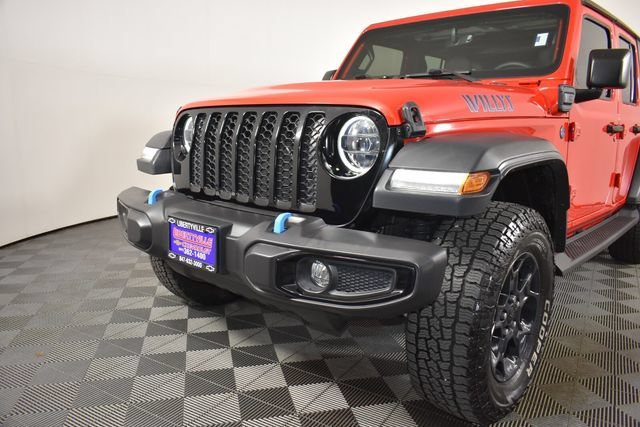 Used 2023 Red Jeep 4x4 image 3