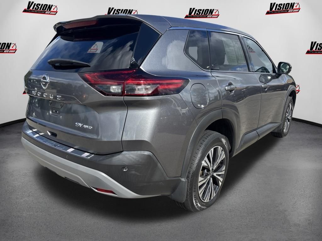 Used 2021 Gray Nissan SV image 5
