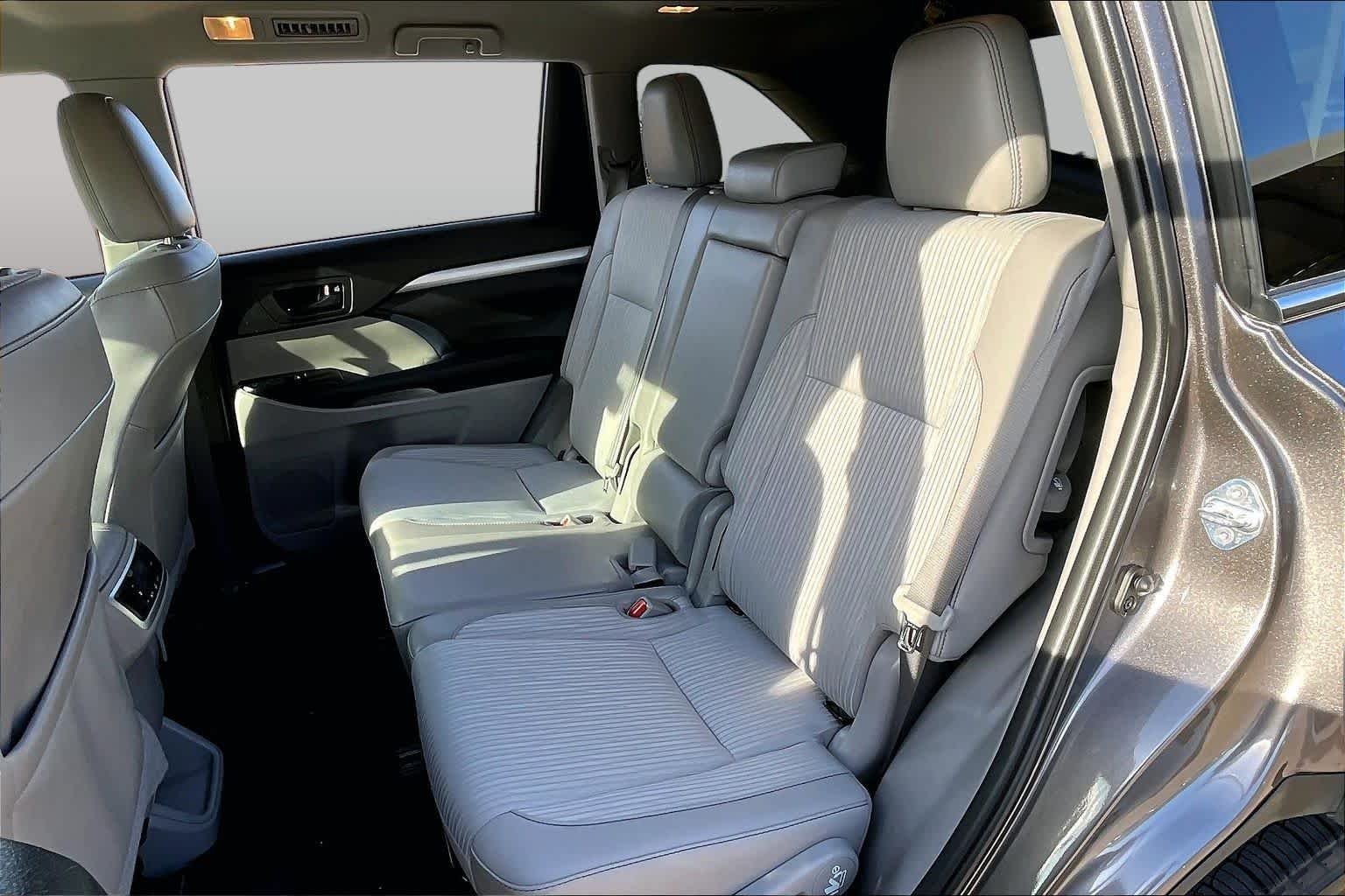 Used 2019 Predawn Gray Mica Toyota LE Plus image 20