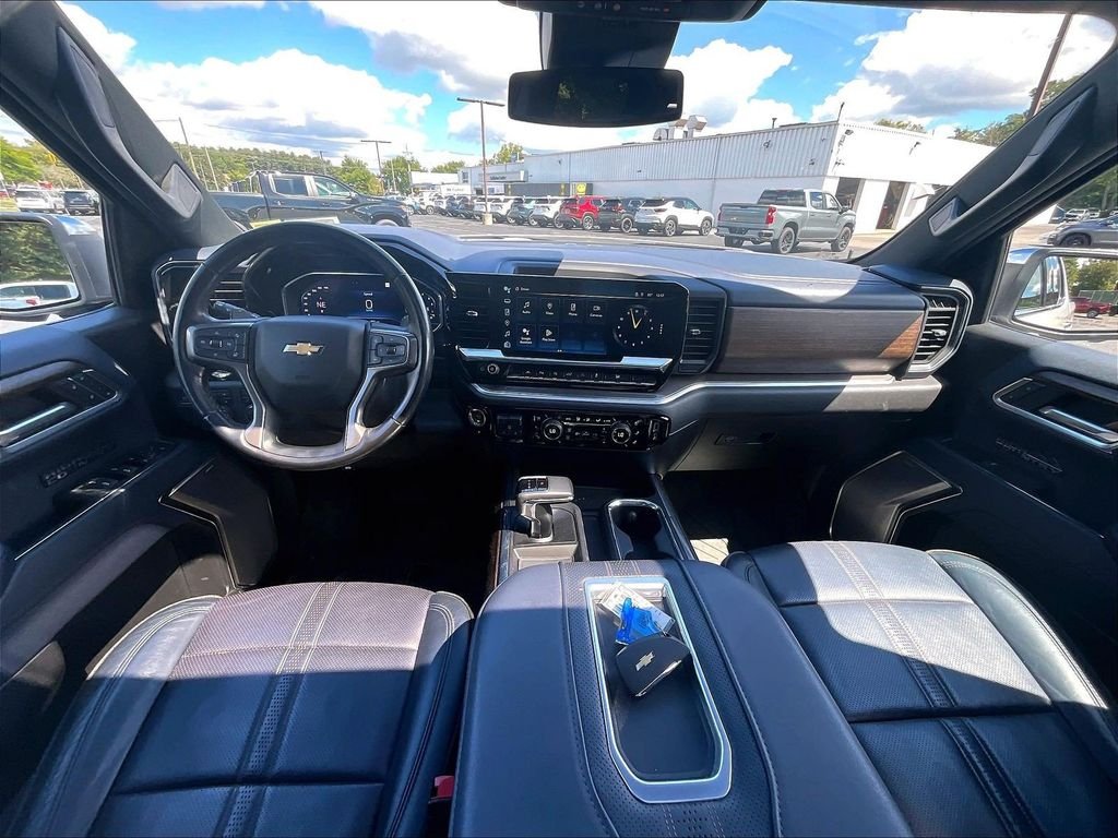 Used 2022 Beige Chevrolet High Country image 20