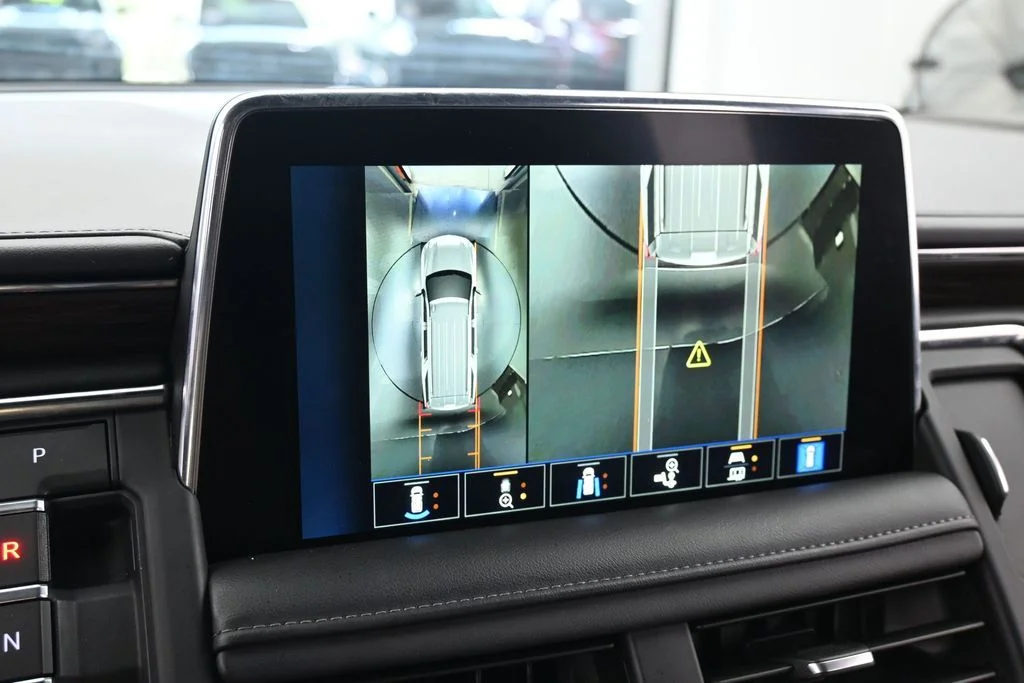Used 2023 Iridescent Pearl Tricoat Chevrolet LT image 22