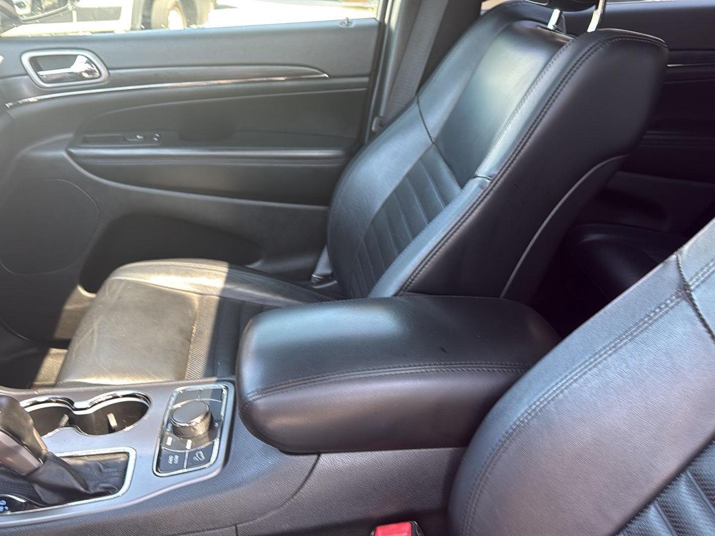 Used 2020 Bright White Clearcoat Jeep Limited X image 19
