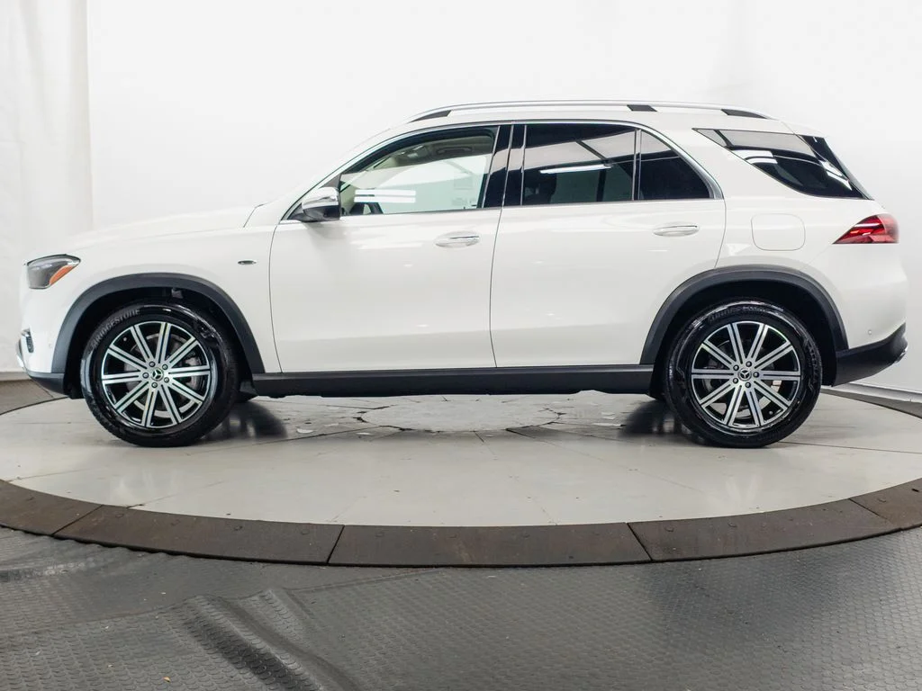 Used 2025 Polar White Mercedes-Benz GLE 450e image 4