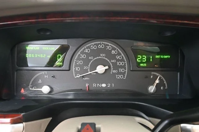 2004 Lincoln Town Car Ultimate - Photo 25