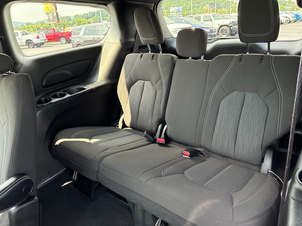 Used 2022 Gray Chrysler Touring image 14