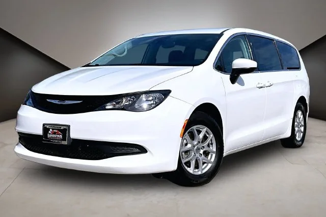 2023 Chrysler Voyager