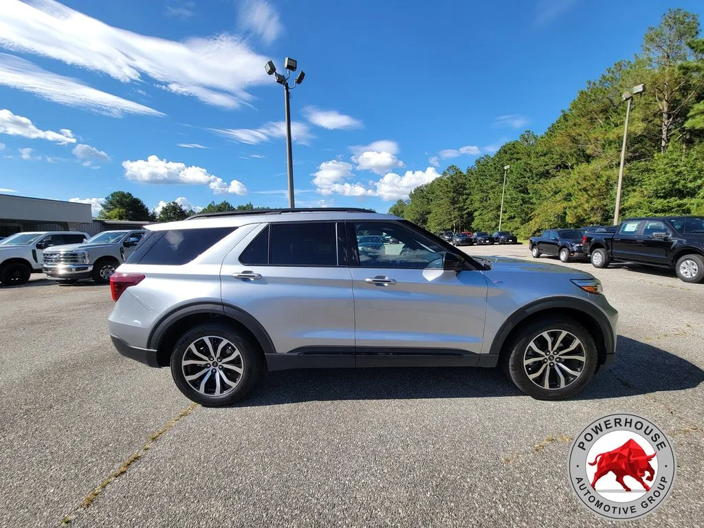 Used 2023 Silver Ford ST-Line image 6
