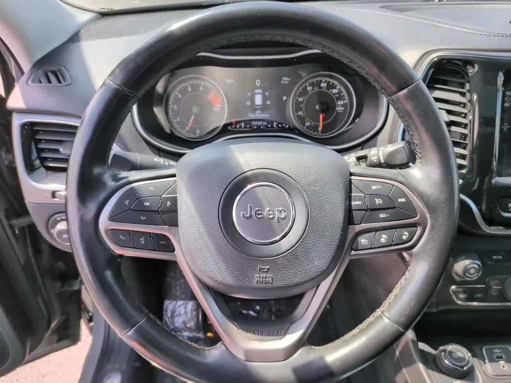 Used 2020 Gray Clearcoat Jeep Limited image 18