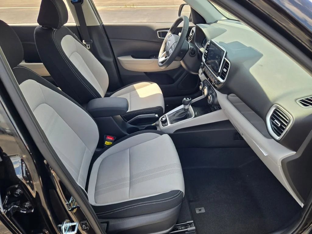 New 2026 Onyx Black Hyundai SEL image 6