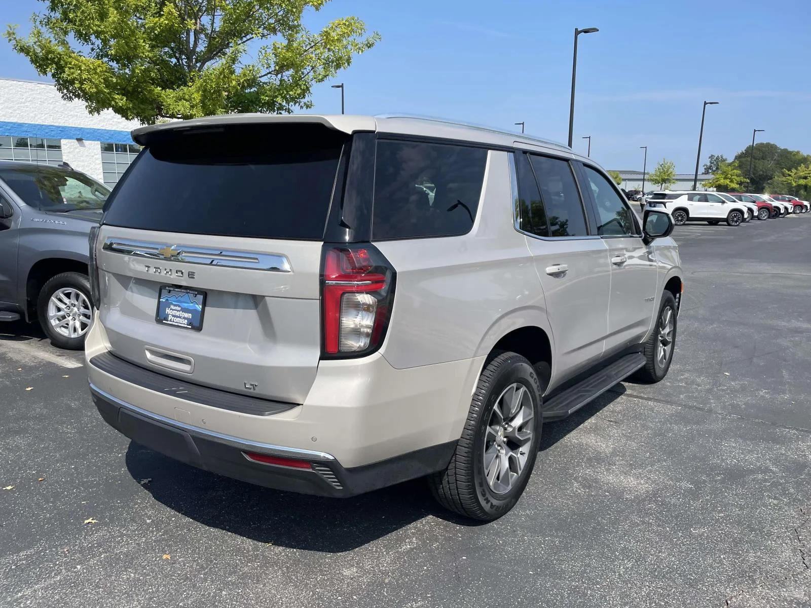 Used 2022 EMPIRE BEIGE METALLIC Chevrolet LT image 6