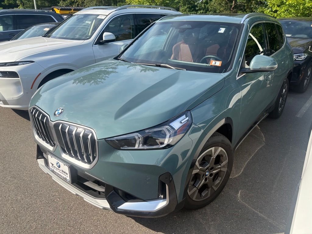 Certified Used 2026 Cape York Green Metallic BMW xDrive28i image 2