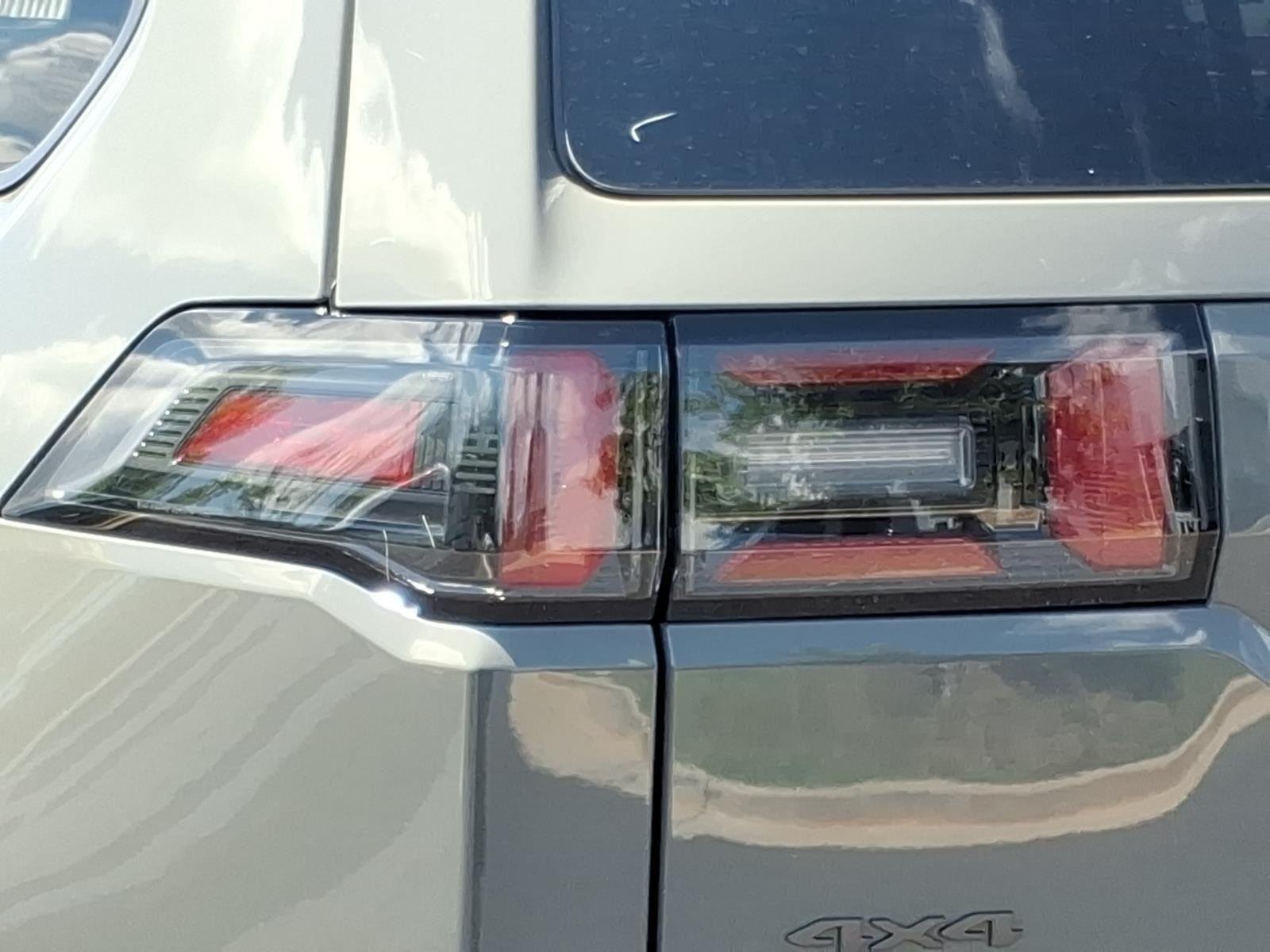 New 2026 Sting-Gray Clearcoat Jeep Laredo image 17