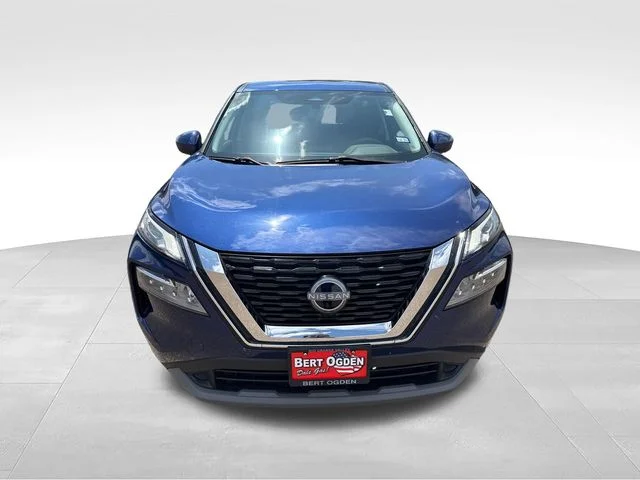 Used 2023 Blue Nissan SV image 2