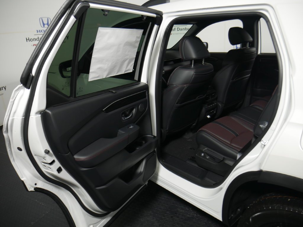 New 2026 Platinum White Pearl Honda Black Edition image 9