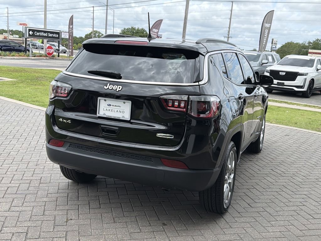 Used 2024 Black Jeep Latitude Lux FWD image 6