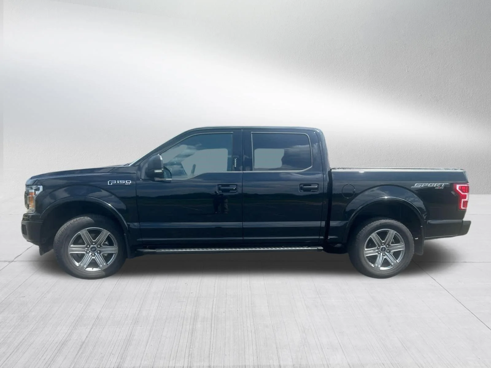Certified Used 2018 Shadow Black Ford XLT image 4