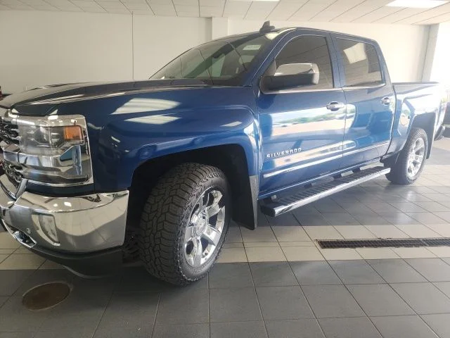 Used 2016 Deep Ocean Blue Metallic Chevrolet LTZ image 8