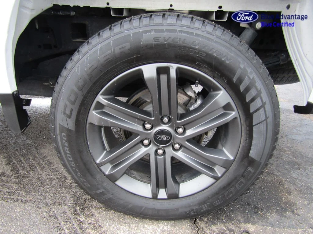 Certified Used 2023 Oxford White Ford XLT image 15
