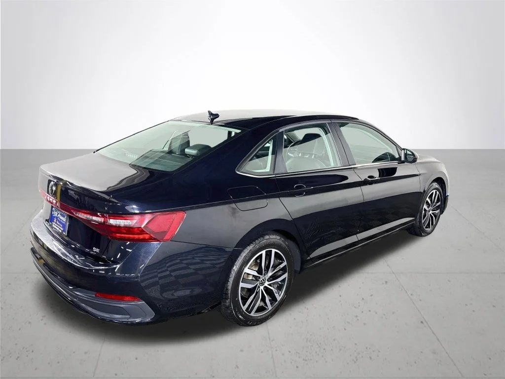 Used 2025 Black Volkswagen 1.5T SE image 6