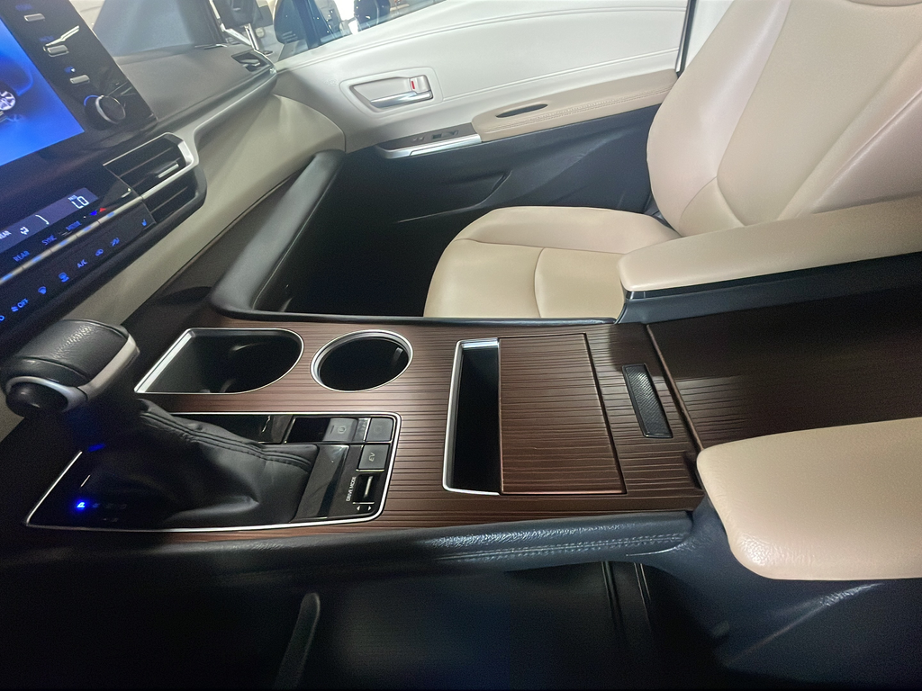 Used 2022  Toyota XLE image 22