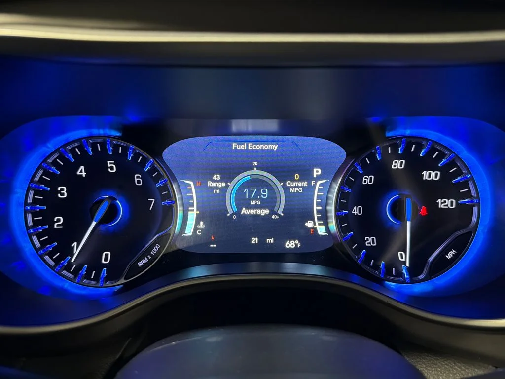 New 2027 Hydro Blue Pearl-Coat Exterior Paint Chrysler Select image 19