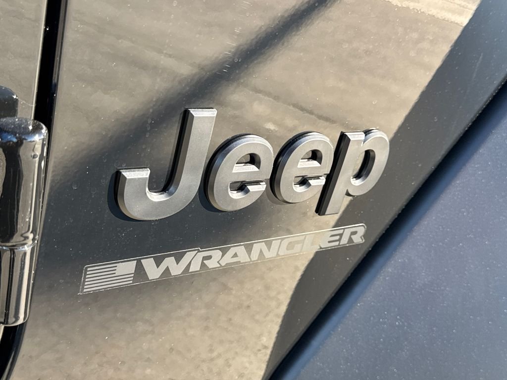 New 2026 Black Clear-Coat Exterior Paint Jeep Sport S image 8