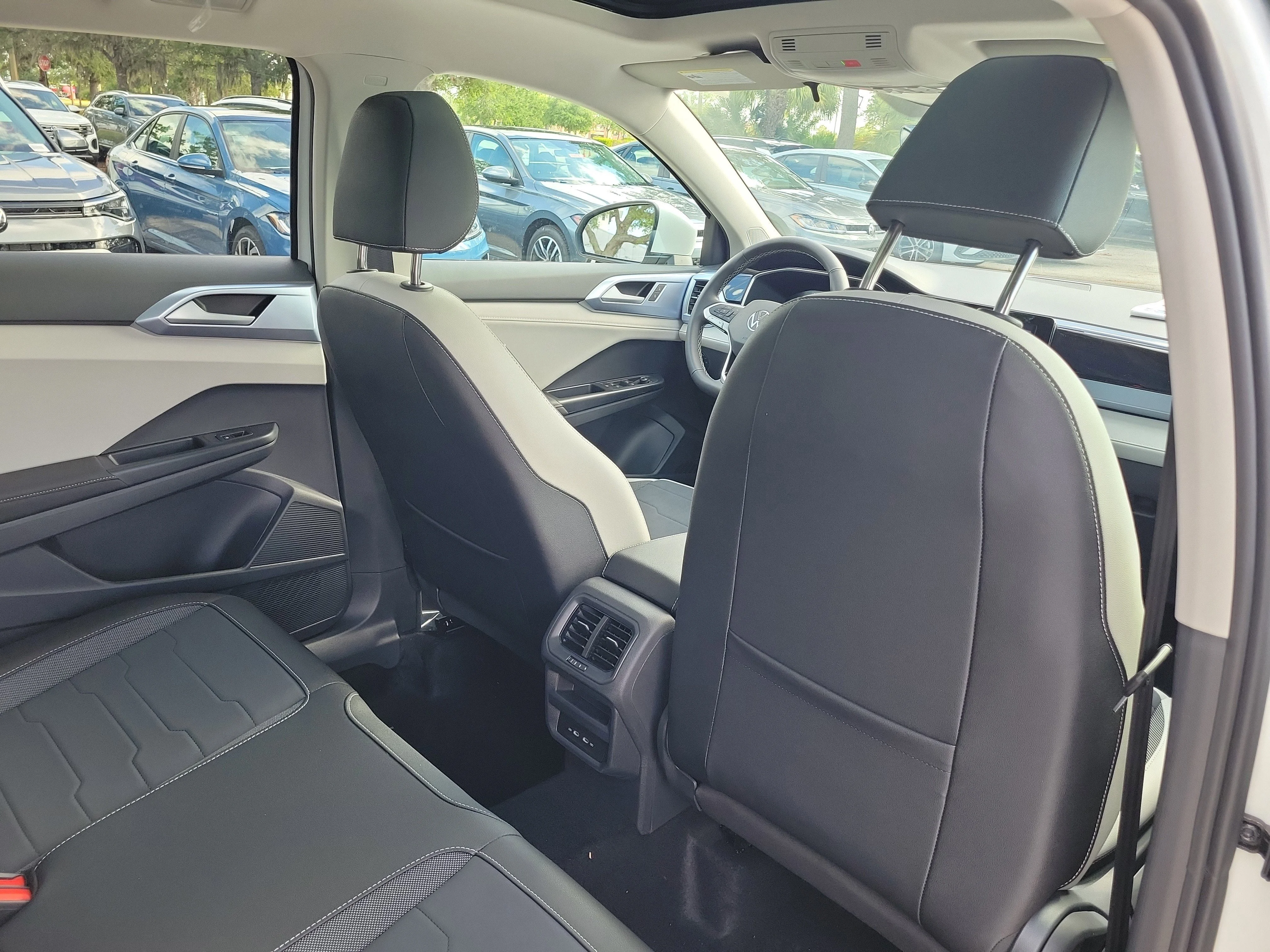 New 2026 White Volkswagen 1.5T SE image 10
