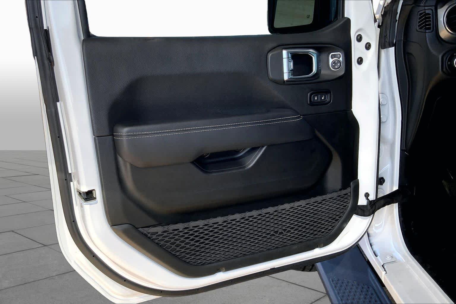 Used 2022 Bright White Clearcoat Jeep Overland image 43