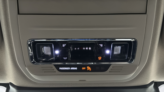 Used 2025 Asher Gray Metallic Clearcoat Lincoln Premiere image 31