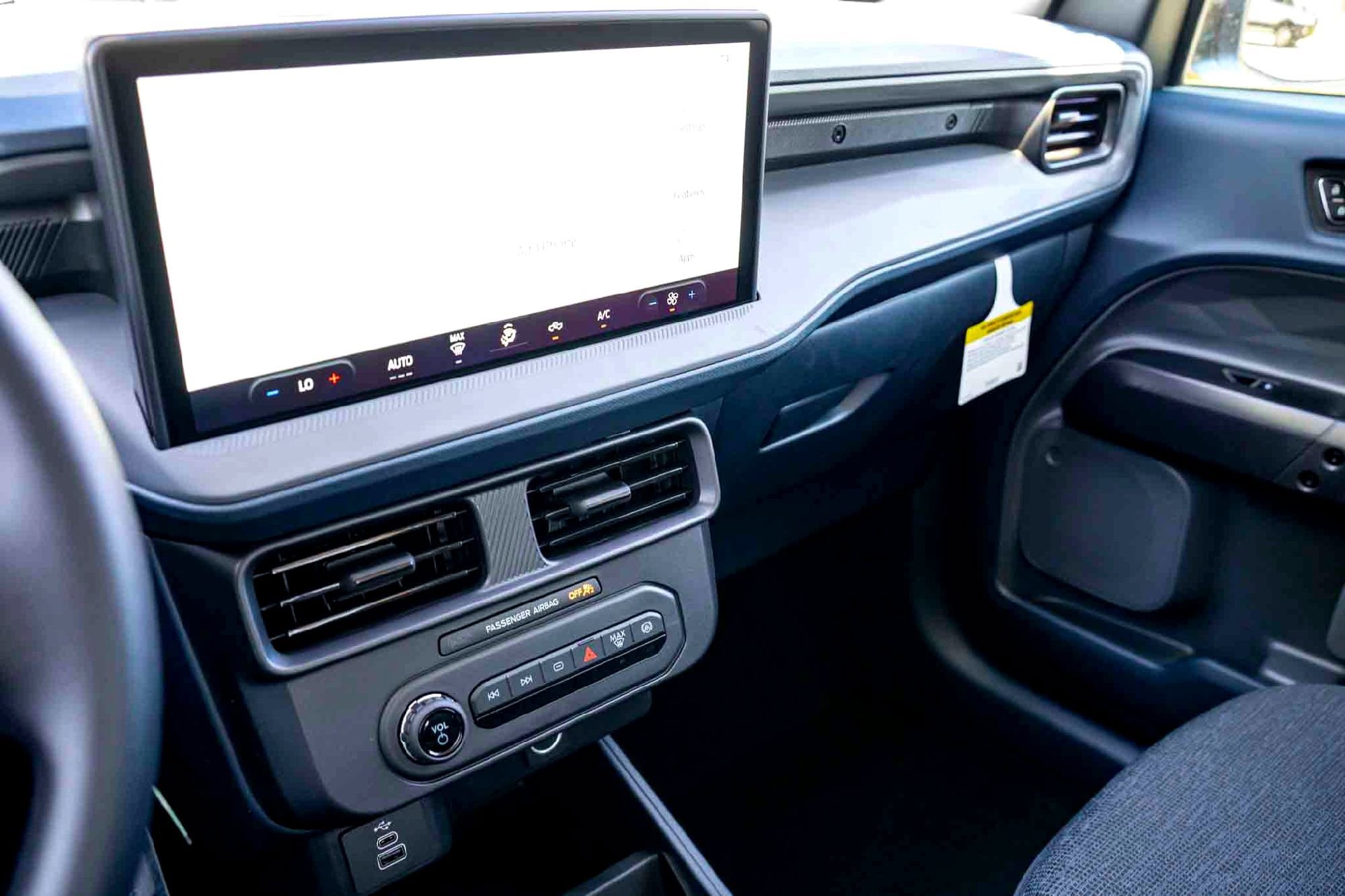 New 2026 Oxford White Ford XL image 14