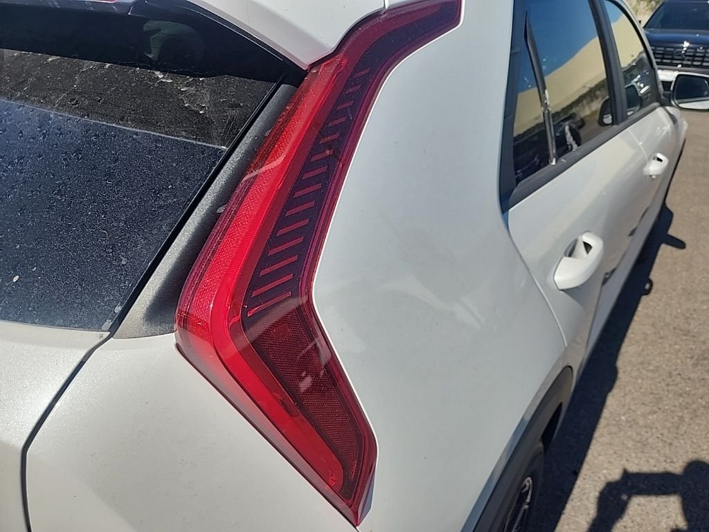 Used 2025 White Kia LX image 14