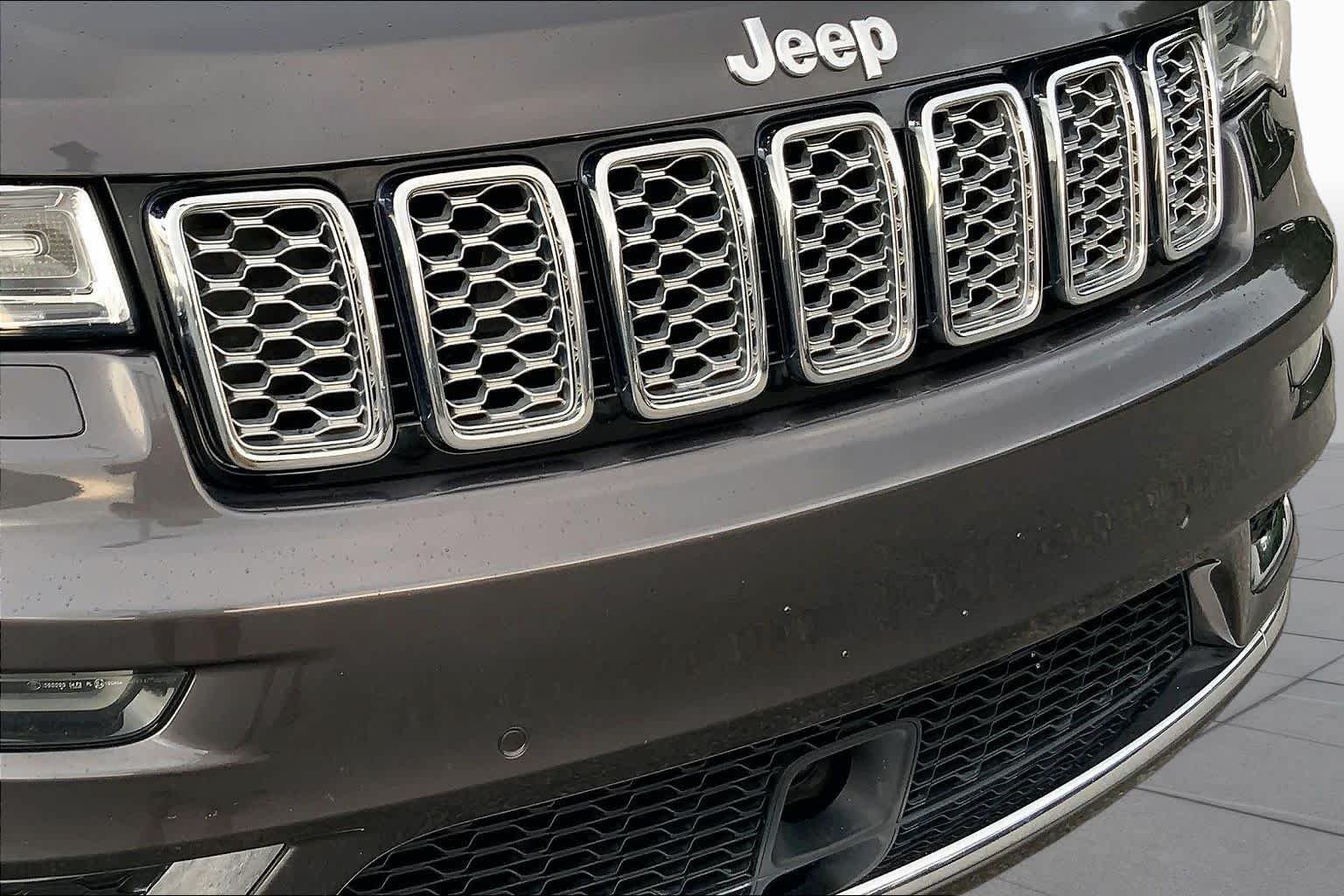 Used 2020 Granite Crystal Metallic Clearcoat Jeep Summit image 29