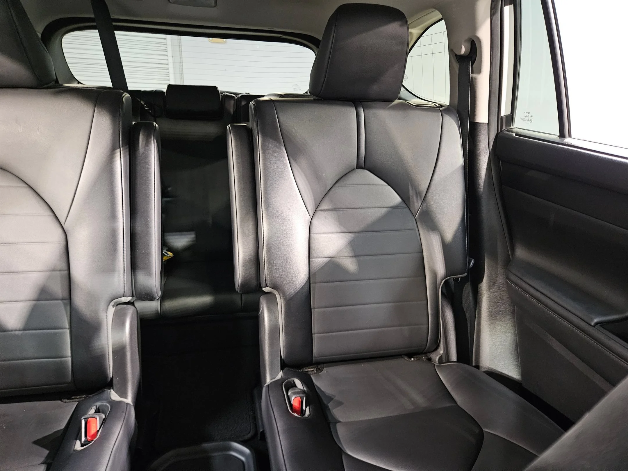 Used 2021 Blizzard Pearl Toyota XLE image 14