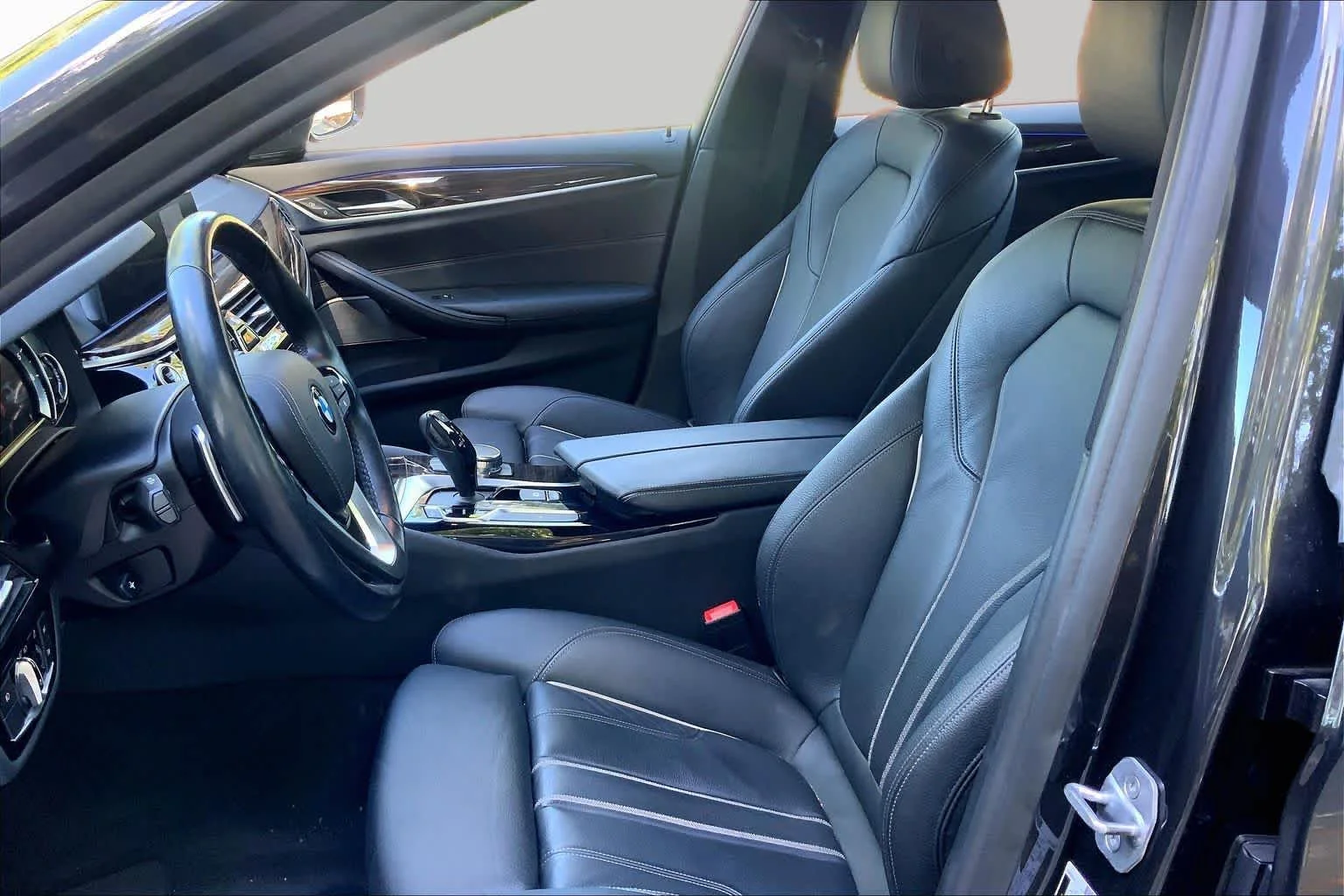 Used 2017 Dark Graphite Metallic BMW 540i xDrive image 8