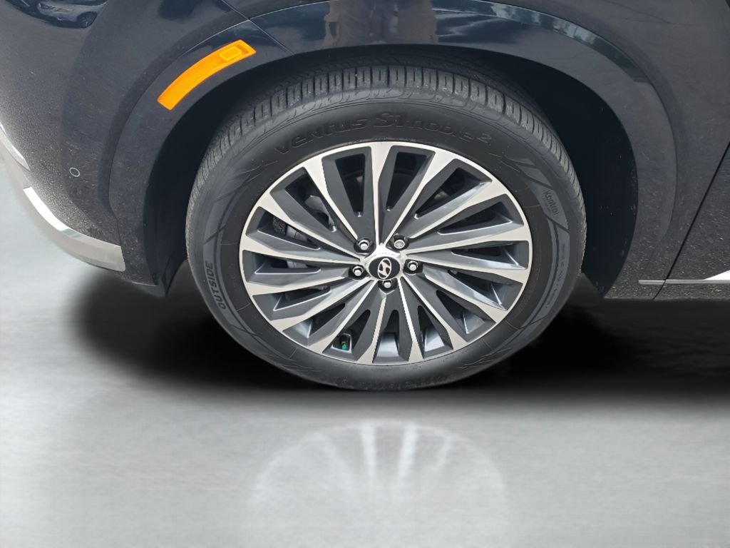 Used 2024 White Hyundai Calligraphy image 27