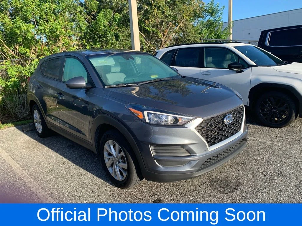 Used 2021  Hyundai SE image 1