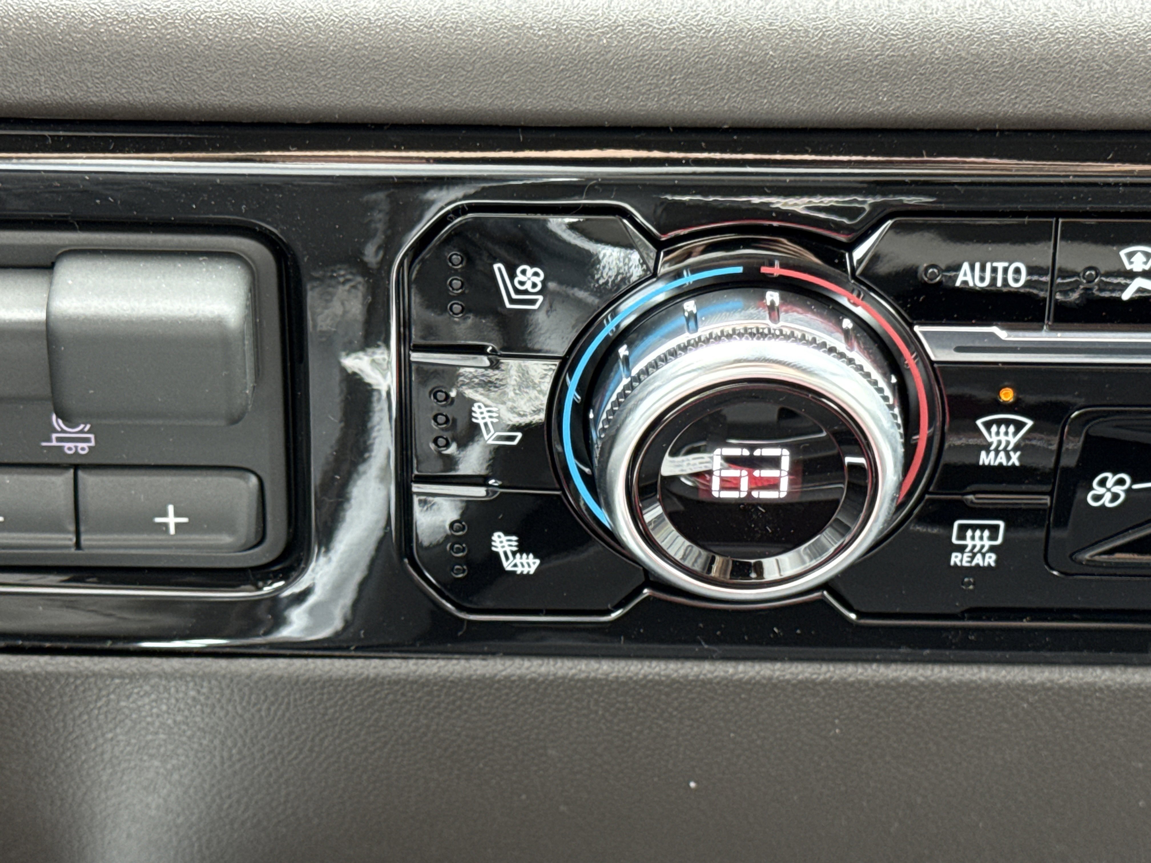 2026 GMC Sierra 2500HD SLT - Photo 17