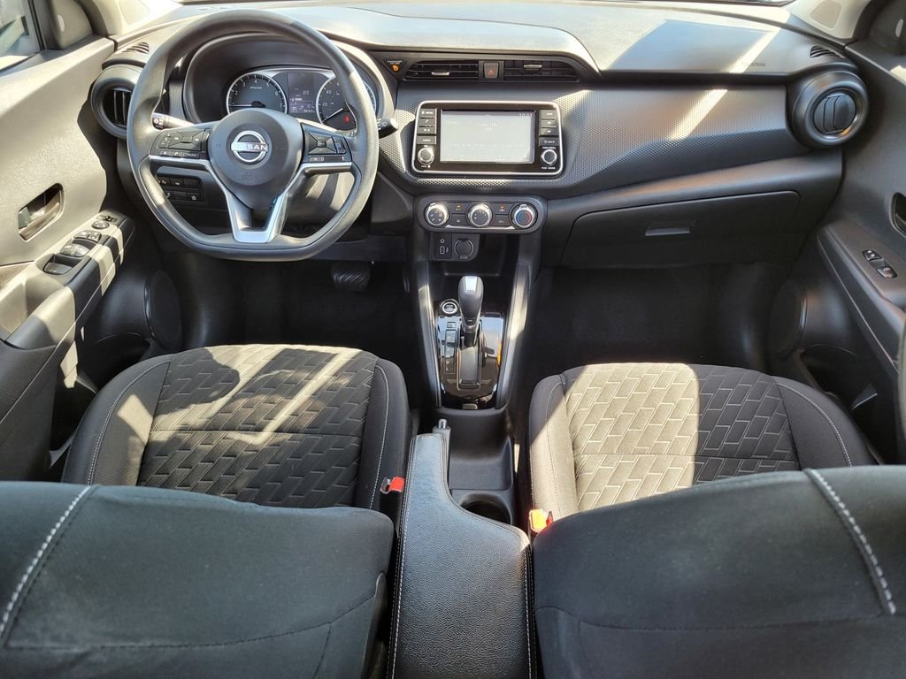 Used 2022 White Nissan S image 14