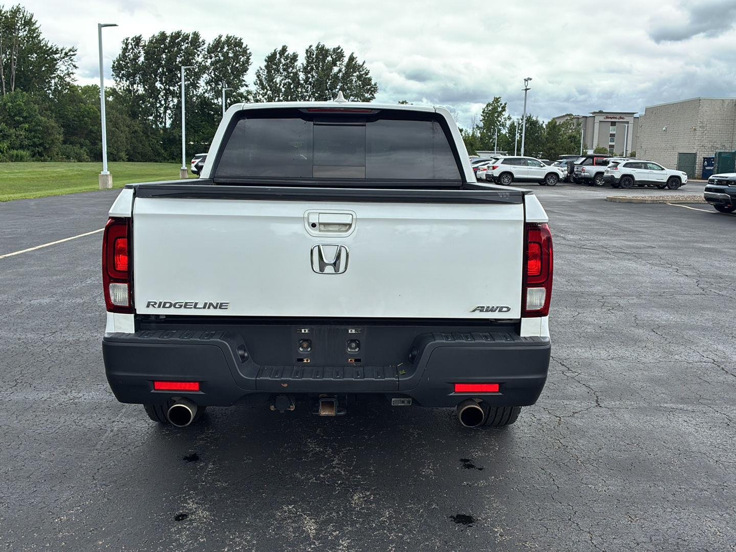 Used 2023 Platinum White Pearl Honda RTL image 19