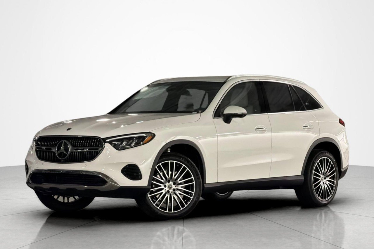 New 2026 Polar White Mercedes-Benz GLC 300 SUV image 1