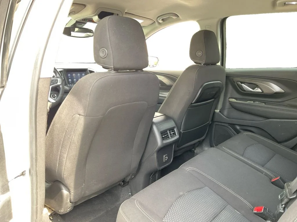 Used 2023 White GMC SLE image 28