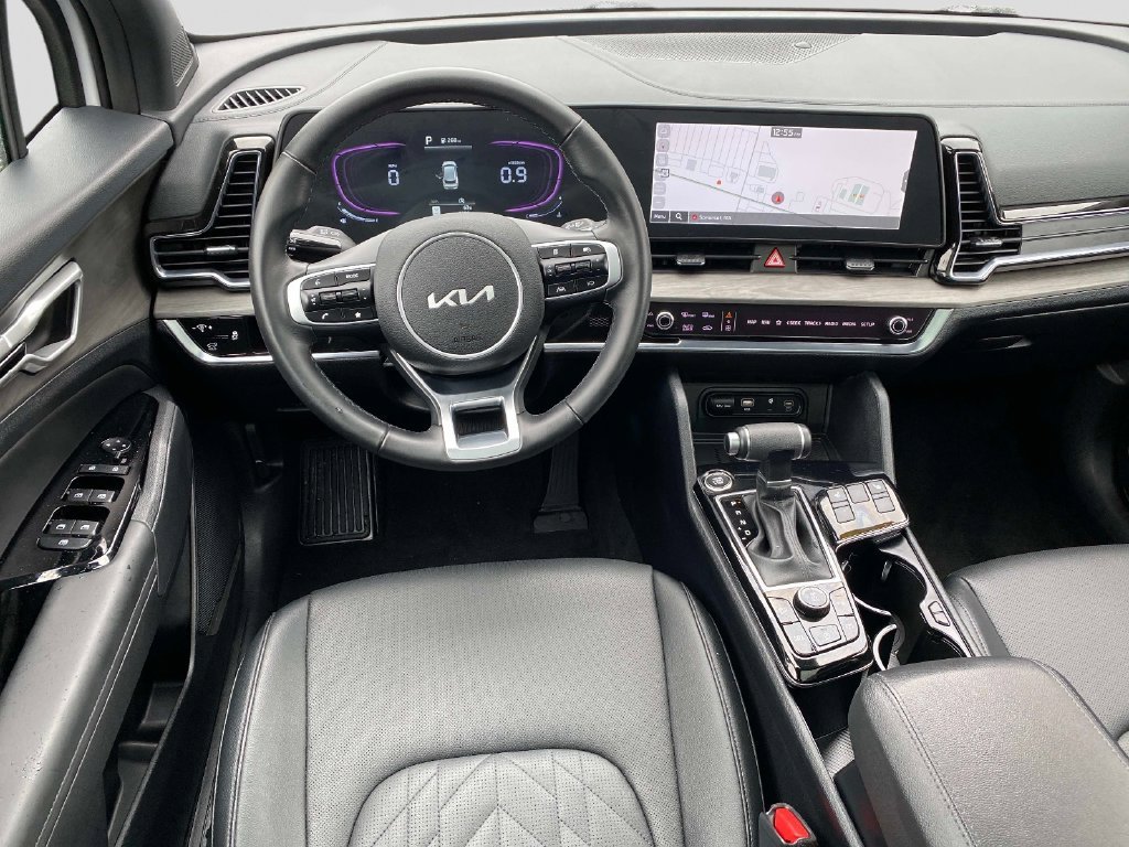 Used 2025 White Kia X-Line image 12