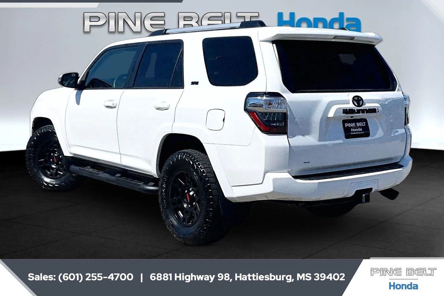 Used 2023 Ice Cap Toyota SR5 Premium image 2