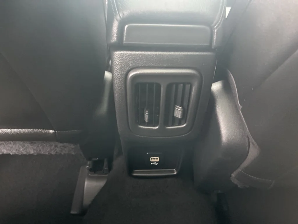 Used 2021 Diamond Black Jeep Latitude image 14