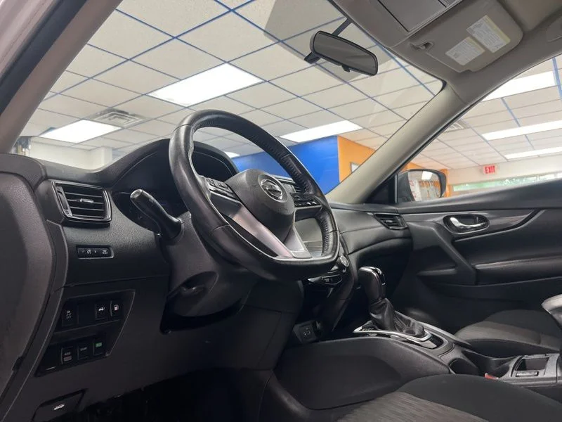 Used 2018 Silver Nissan SV image 18